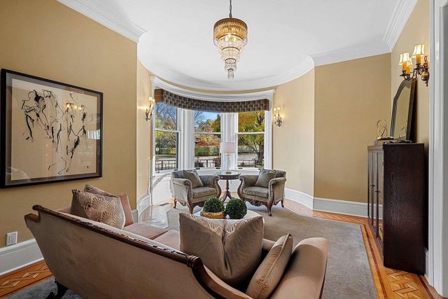 902 S MADISON STREET, Green Bay, WI 54301