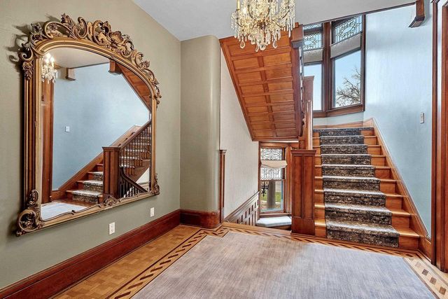 902 S MADISON STREET, Green Bay, WI 54301