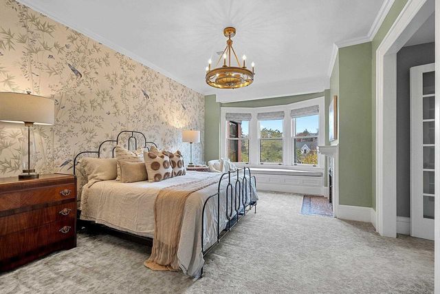 902 S MADISON STREET, Green Bay, WI 54301