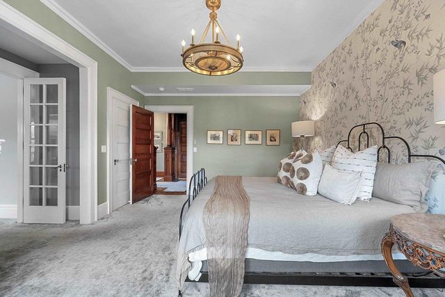 902 S MADISON STREET, Green Bay, WI 54301