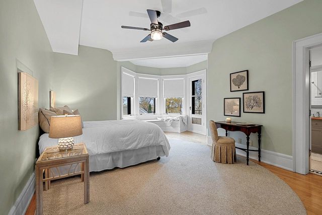 902 S MADISON STREET, Green Bay, WI 54301