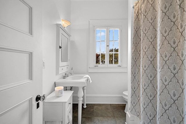 902 S MADISON STREET, Green Bay, WI 54301