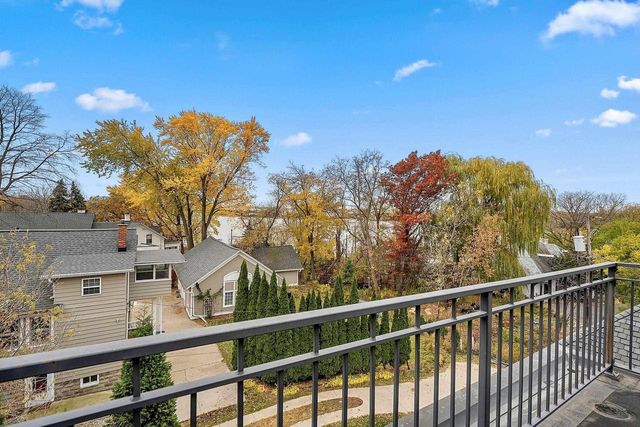 902 S MADISON STREET, Green Bay, WI 54301