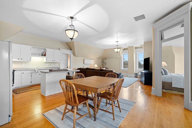 902 S MADISON STREET, Green Bay, WI 54301