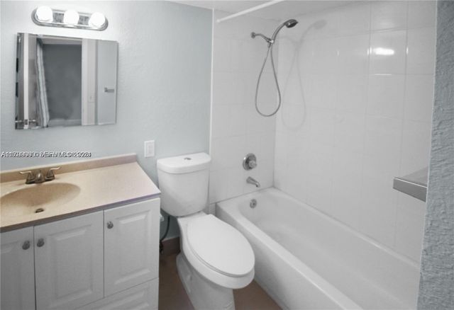 17021 N Bay Road 105, Sunny Isles Beach, FL 33160