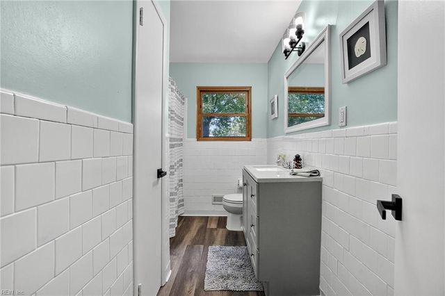 516 Caren Dr, Virginia Beach, VA 23452