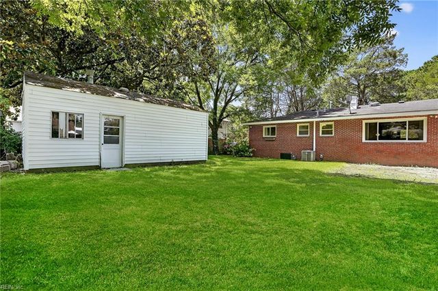 516 Caren Dr, Virginia Beach, VA 23452