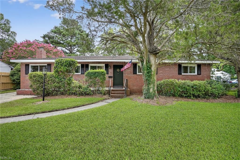 516 Caren Dr, Virginia Beach, VA 23452
