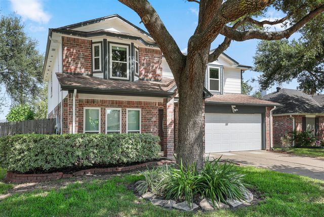 602 Oak Briar Drive, Kemah, TX 77565