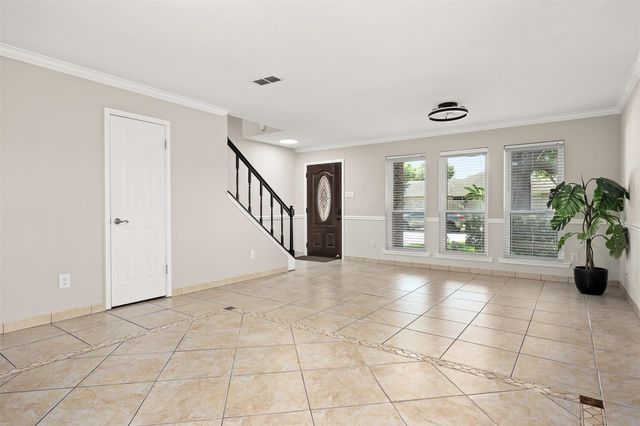 602 Oak Briar Drive, Kemah, TX 77565