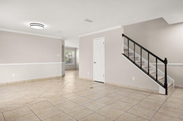 602 Oak Briar Drive, Kemah, TX 77565