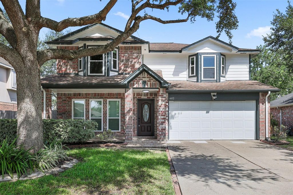 602 Oak Briar Drive, Kemah, TX 77565