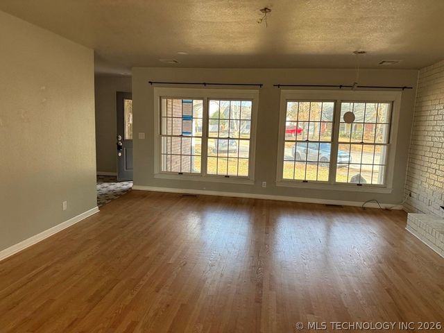 7524 S 83rd East Avenue, Tulsa, OK 74133
