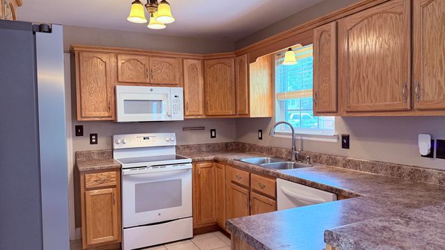 130 Glenn Wade Drive, Rossville, GA 30741