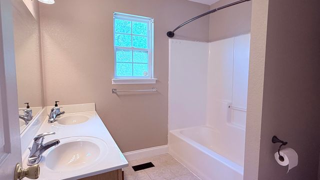 130 Glenn Wade Drive, Rossville, GA 30741