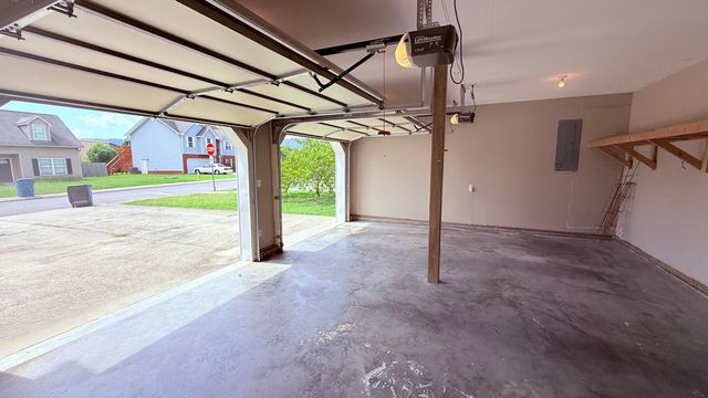 130 Glenn Wade Drive, Rossville, GA 30741