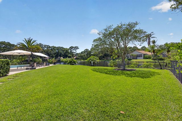 134 Gothic Circle, Jupiter, FL 33458