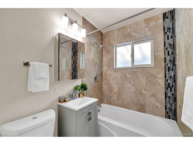 1977 S Newton, Lakewood, CO 80219