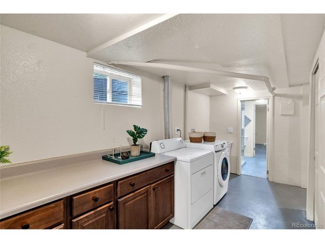 1977 S Newton, Lakewood, CO 80219