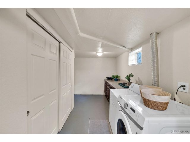1977 S Newton, Lakewood, CO 80219