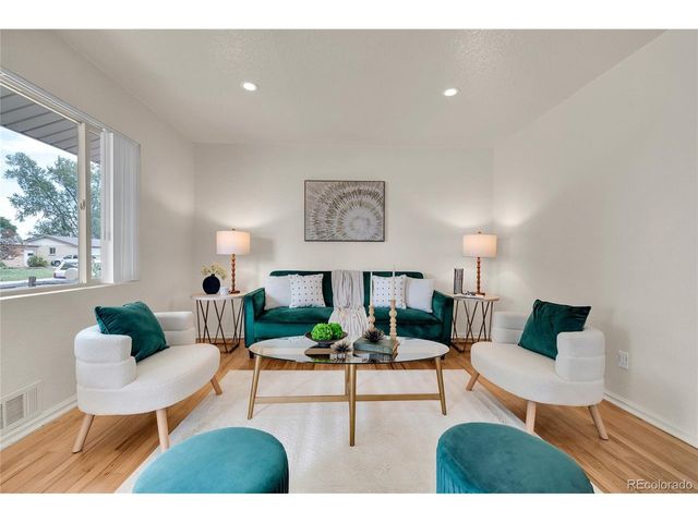 1977 S Newton, Lakewood, CO 80219
