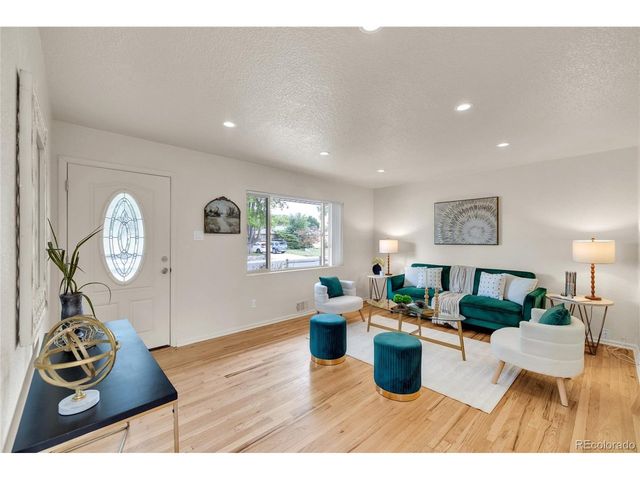 1977 S Newton, Lakewood, CO 80219