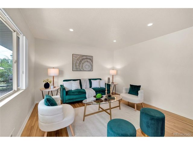1977 S Newton, Lakewood, CO 80219