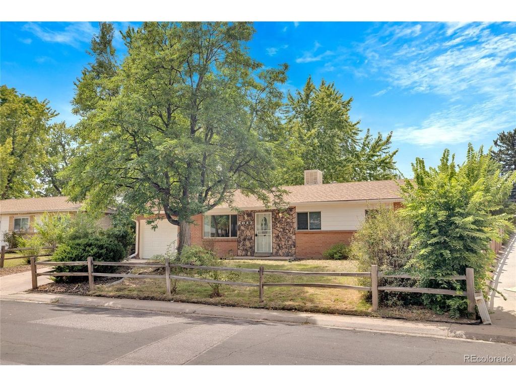 1977 S Newton, Lakewood, CO 80219
