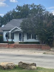 215 Stanley Street SW, Ardmore, OK 73401