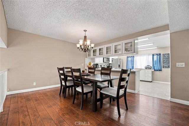 18360 Collins Street L, Tarzana, CA 91356