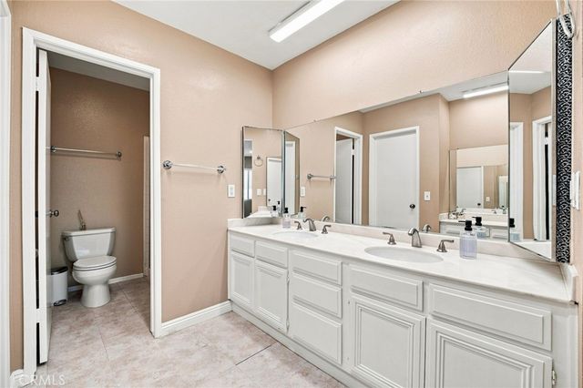 18360 Collins Street L, Tarzana, CA 91356