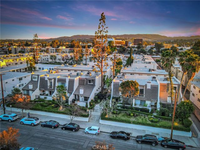 18360 Collins Street L, Tarzana, CA 91356