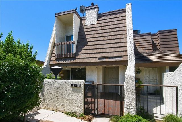 18360 Collins Street L, Tarzana, CA 91356