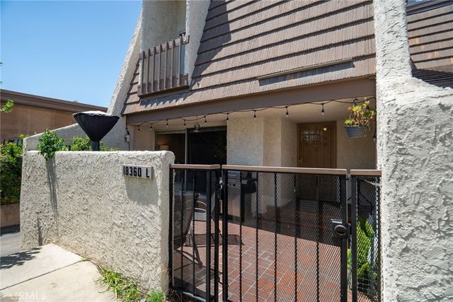 18360 Collins Street L, Tarzana, CA 91356