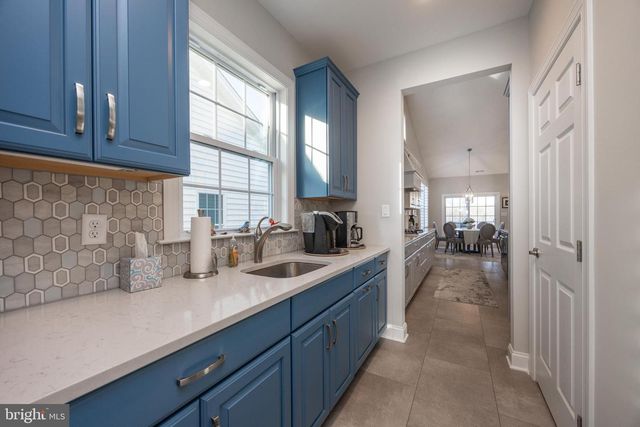 402 NATIONAL DR, Downingtown, PA 19335