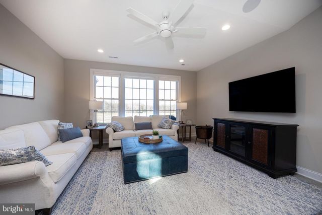 402 NATIONAL DR, Downingtown, PA 19335