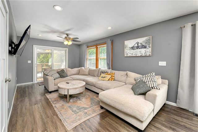 856 NW 1901 Road, Lone Jack, MO 64070