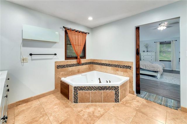 856 NW 1901 Road, Lone Jack, MO 64070