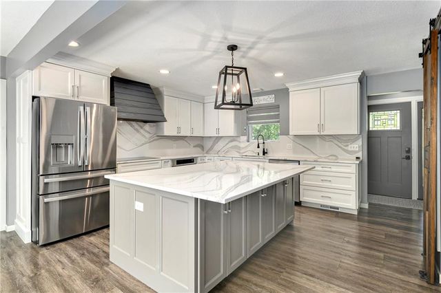 856 NW 1901 Road, Lone Jack, MO 64070