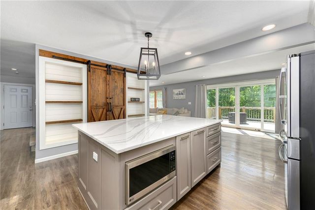 856 NW 1901 Road, Lone Jack, MO 64070