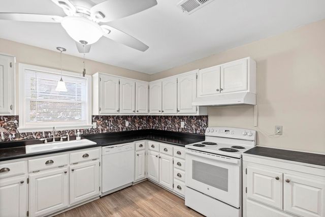 271 E WOODLAWN AVE, Brighton, TN 38011