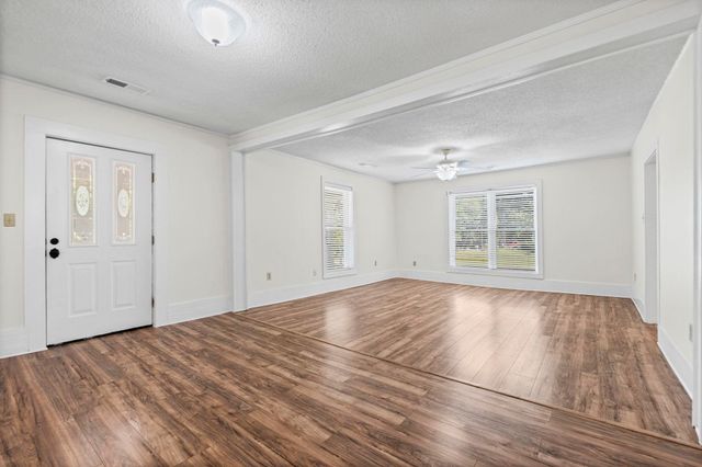 271 E WOODLAWN AVE, Brighton, TN 38011