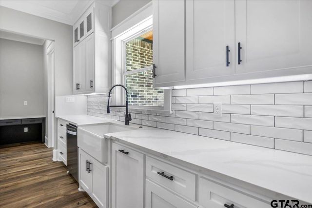 14848 Woodland Creek Dr., Tyler, TX 75706