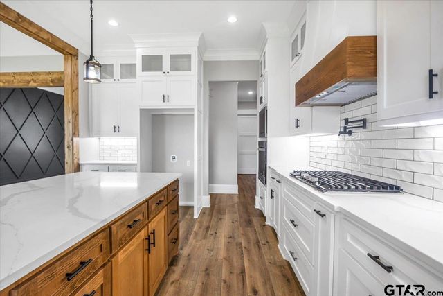 14848 Woodland Creek Dr., Tyler, TX 75706