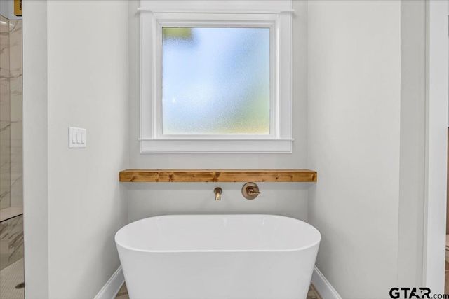 14848 Woodland Creek Dr., Tyler, TX 75706