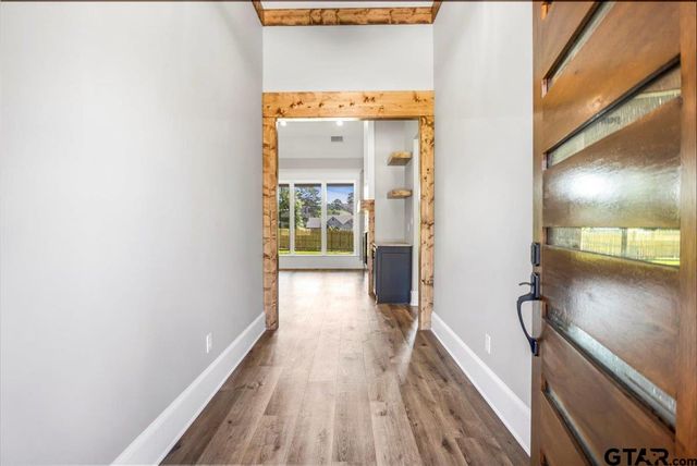 14848 Woodland Creek Dr., Tyler, TX 75706