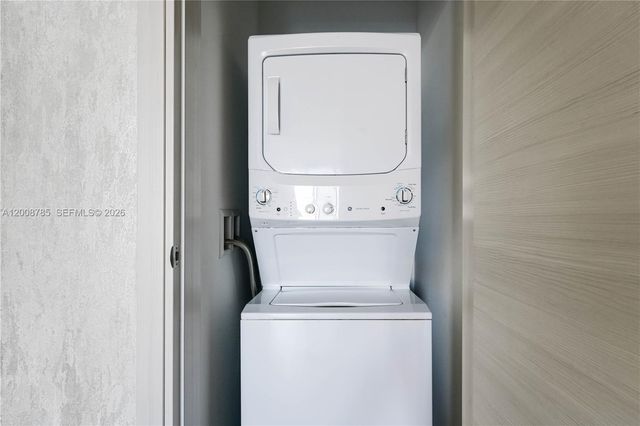 801 S Miami Ave 5206, Miami, FL 33130