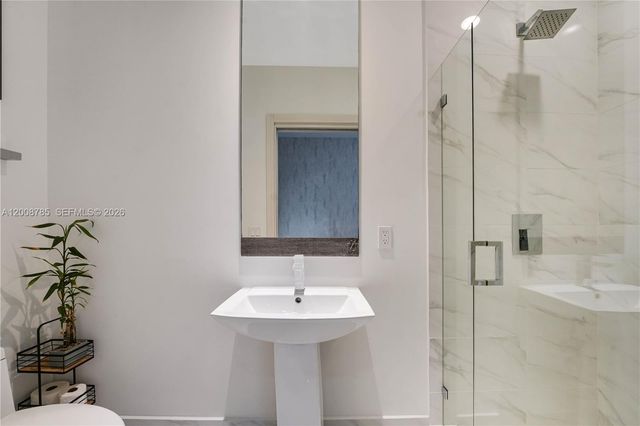 801 S Miami Ave 5206, Miami, FL 33130