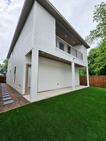 404 Pecan Drive, Dallas, TX 75203