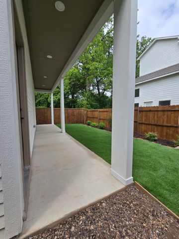 404 Pecan Drive, Dallas, TX 75203